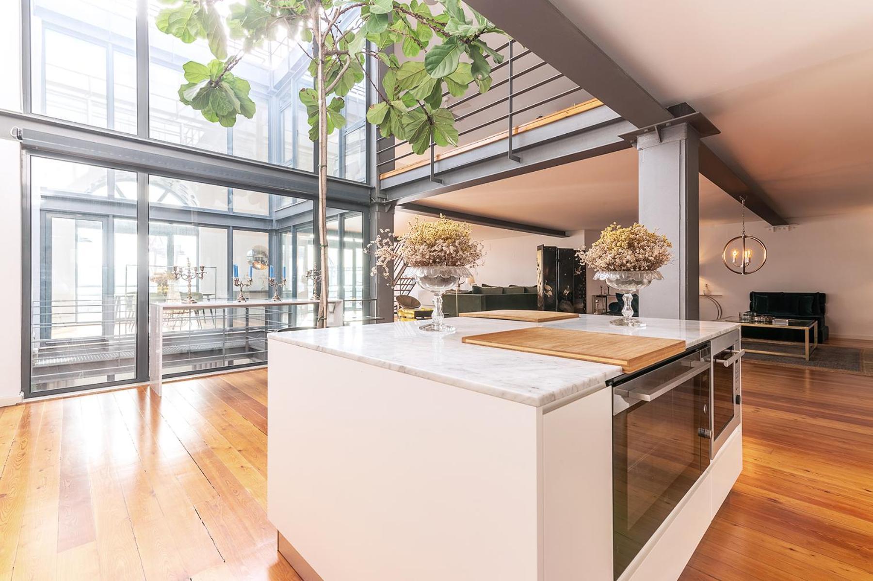 Luxurious Loft - River View *