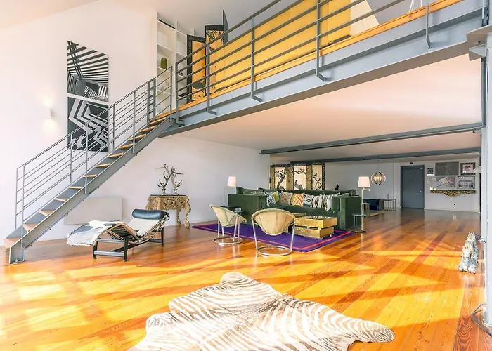 Luxurious Loft - River View